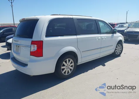 2015 Chrysler Town & Country Touring z USA, uszkodzony, nr VIN 2C4RC1BG9FR638504